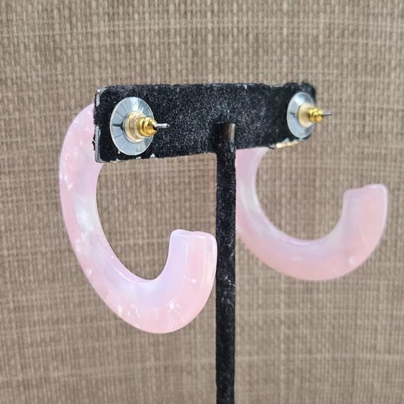 14th & Union Women Earrings Fashion Pink Plastic Hoop Crescent Gold Tone Jewelry - Picture 2 of 11